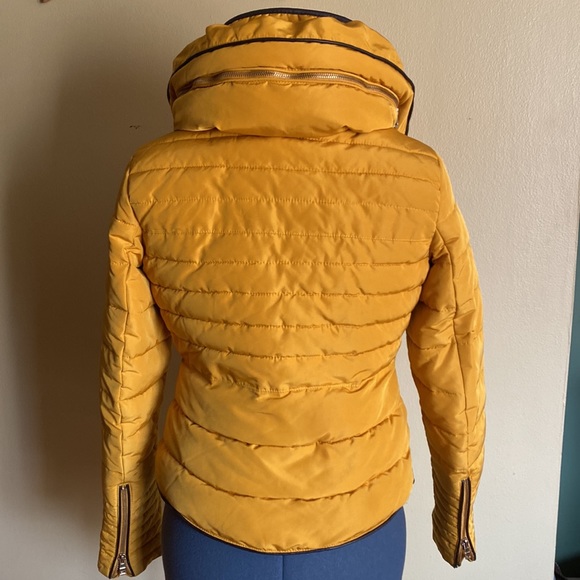 Zara Basic Puffer Jacket - Picture 4 of 7